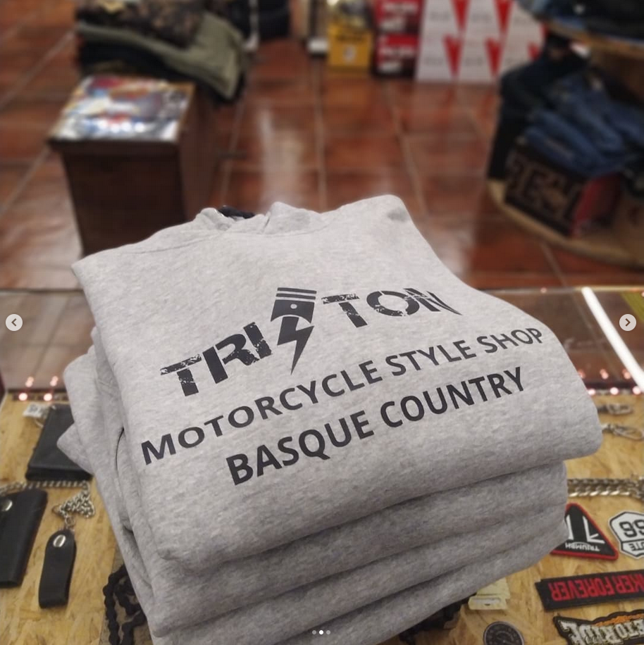 Sudadera gris con capucha TRITON